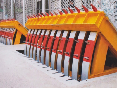 電動路障機